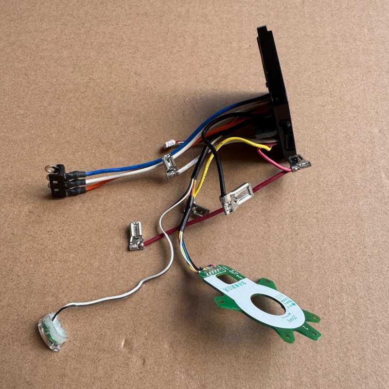 オリジナルコントローラー 620564-4 マキタ DC 1 - Power Key Tools のレビューと価格
