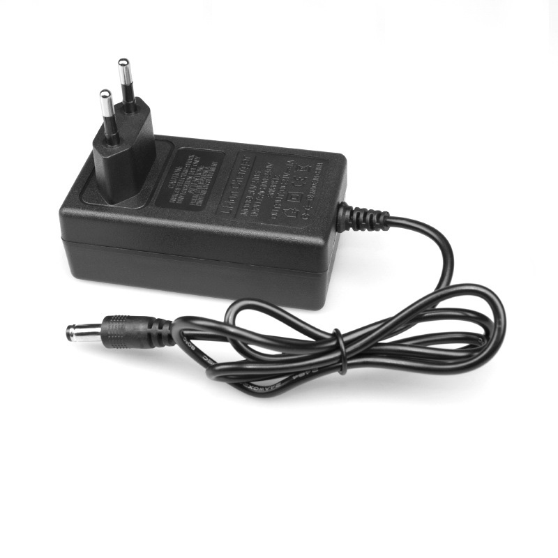 12.6V 21V リチウム電池充電器 2A 18V マキタ - Power Tools Aeg のレビューと価格